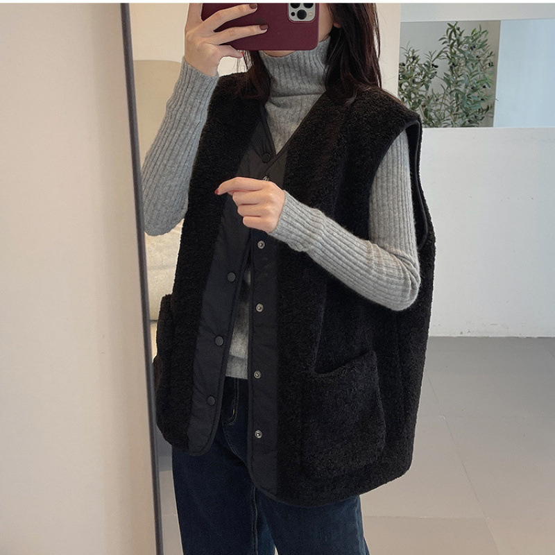 Sieviešu kokvilnas vestjaka, vidēja garuma, silta, apaļš kakls, priekšējais aizdares ar vienu rindu pogu, pildījums kokvilna