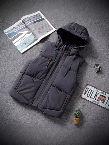 Bavlnená vesta s stojacím golierom, zipsom, bez rukávov, ribovaný lem, vrecká typu patch (90% bavlna)