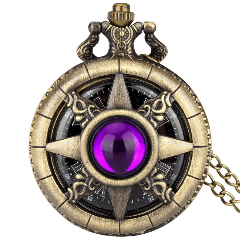 Kabatas pulksteni ar dobētu pusapakšu dizainu, cifernikā romiešu cipari, 24 stundu indikācija — kvarca mehānisms, korpuss no cinka sakausējuma, spirāl krona