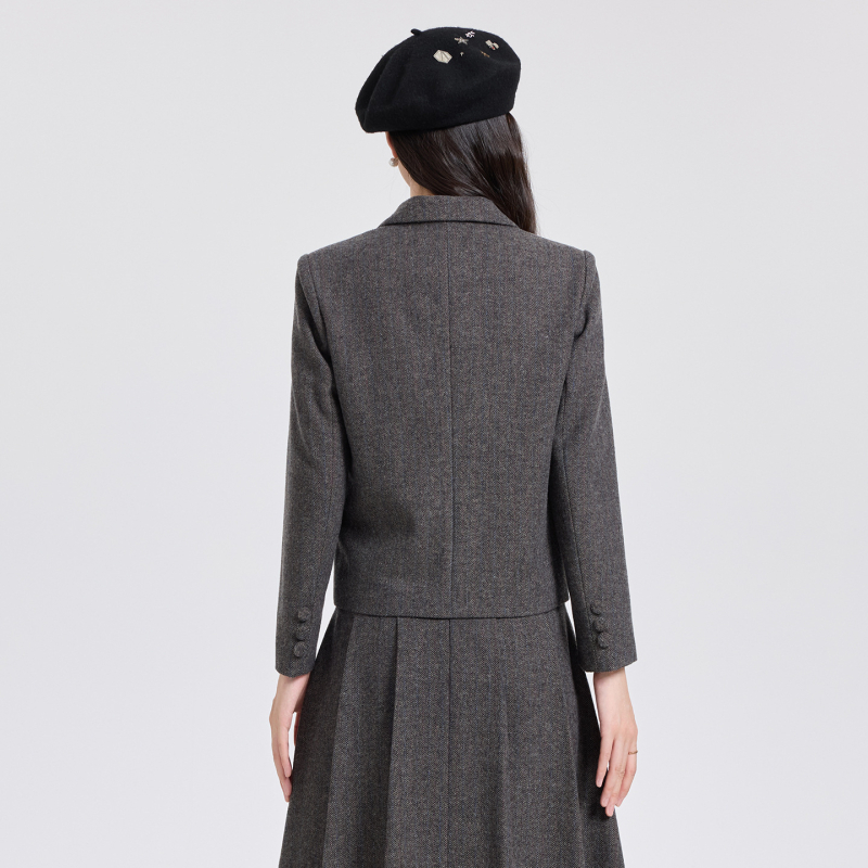 Женски костюм от полиестрово-вълнена смес — двукомпонентен комплект: сако и миди пола, зимен сезон 2025, елегантно офис облекло