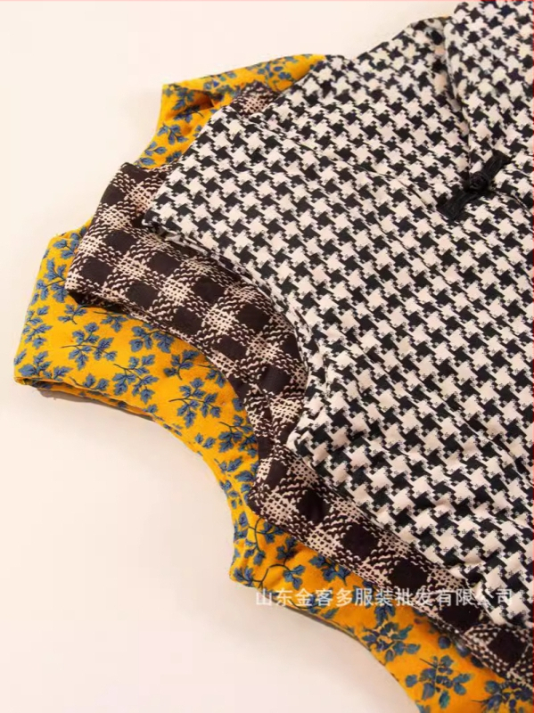 Sieviešu kokvilnas veste ar Lycra, kokvilnas pildījums, galvenā auduma sastāvs: kokvilna, V kakls, plaid raksts