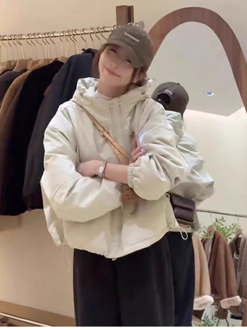 Palton damă quilted gros, glugă, fermoar, poliester, croială lejeră, iarnă