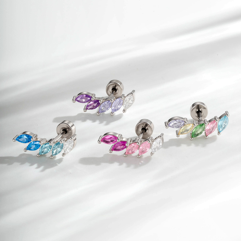 Piercing z kostnej časti ucha, geometrický tvar U, kovový materiál, diamantové spracovanie, unisex vintage štýl, biele zirkóny