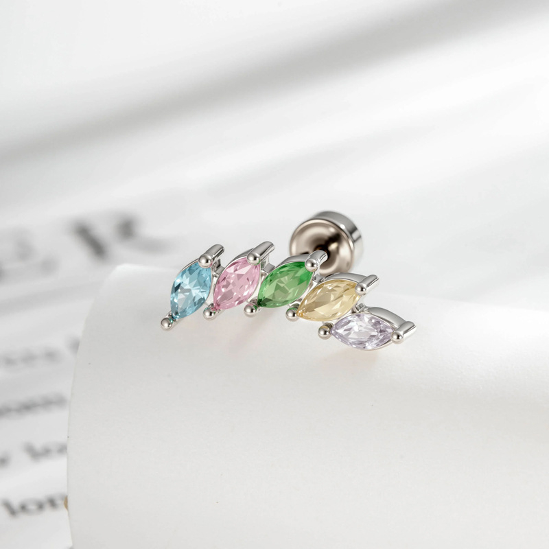 Piercing z kostnej časti ucha, geometrický tvar U, kovový materiál, diamantové spracovanie, unisex vintage štýl, biele zirkóny