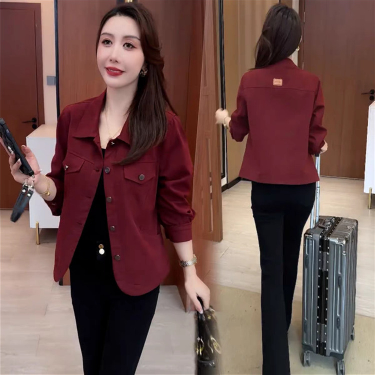 Moteriškas medvilninis švarkas su apykakle, ilgomis rankovėmis, vidutinio ilgio, 2025 ruduo, kasdienio įvaizdžio stilius