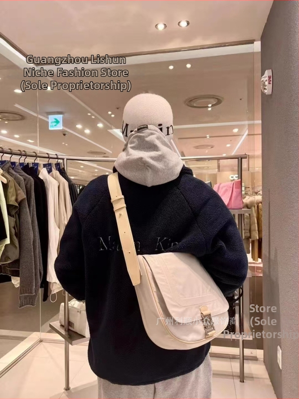 Paltas, Korėjiečių stiliaus, laisvo kirpimo, vilnos ir medvilnės audinys, stovinti apykaklė, užtrauktukas