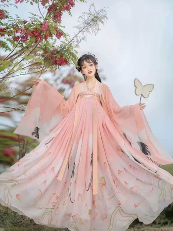 Hanfu trojdielny set pre ženy, čínskeho štýlu, éterické voľné rukávy (polyester; obsah látky 80–90%; jar 2025)