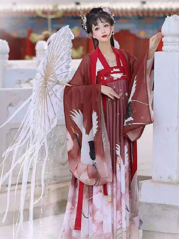 Hanfu trojdielny set pre ženy, čínskeho štýlu, éterické voľné rukávy (polyester; obsah látky 80–90%; jar 2025)