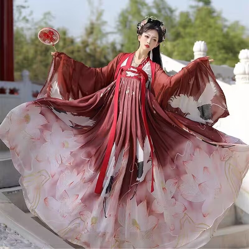 Hanfu trojdielny set pre ženy, čínskeho štýlu, éterické voľné rukávy (polyester; obsah látky 80–90%; jar 2025)