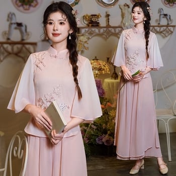 Hanfu v čínskej elegancii, dvojdielna súprava: top s stojacim golierom, šikmý golier, výšivka na zapínaní, top s polovičnými rukávmi a spodná časť