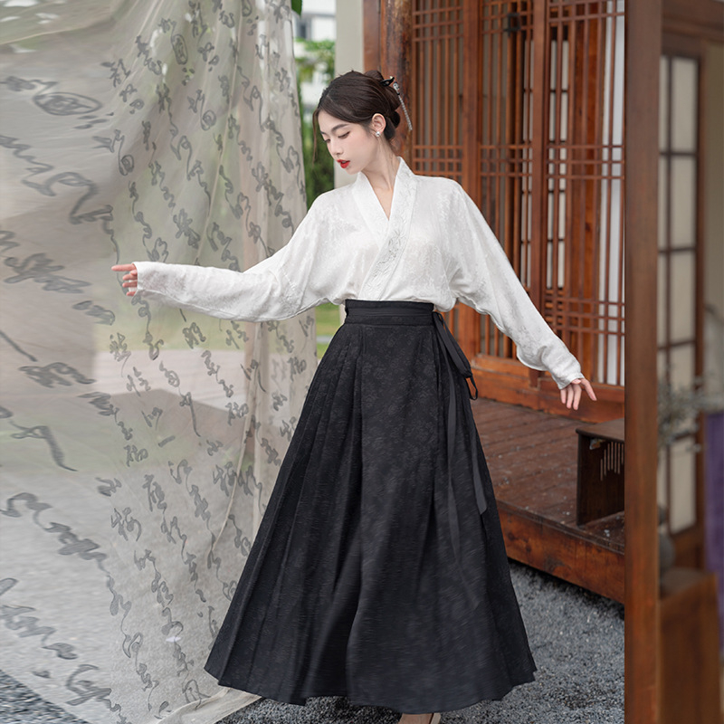 Hanfu komplet s križnim ovratnikom i letnim rukavima, izvezeni tamni uzorak, suknja Horse-Face Skirt – poliester, ljeto 2023