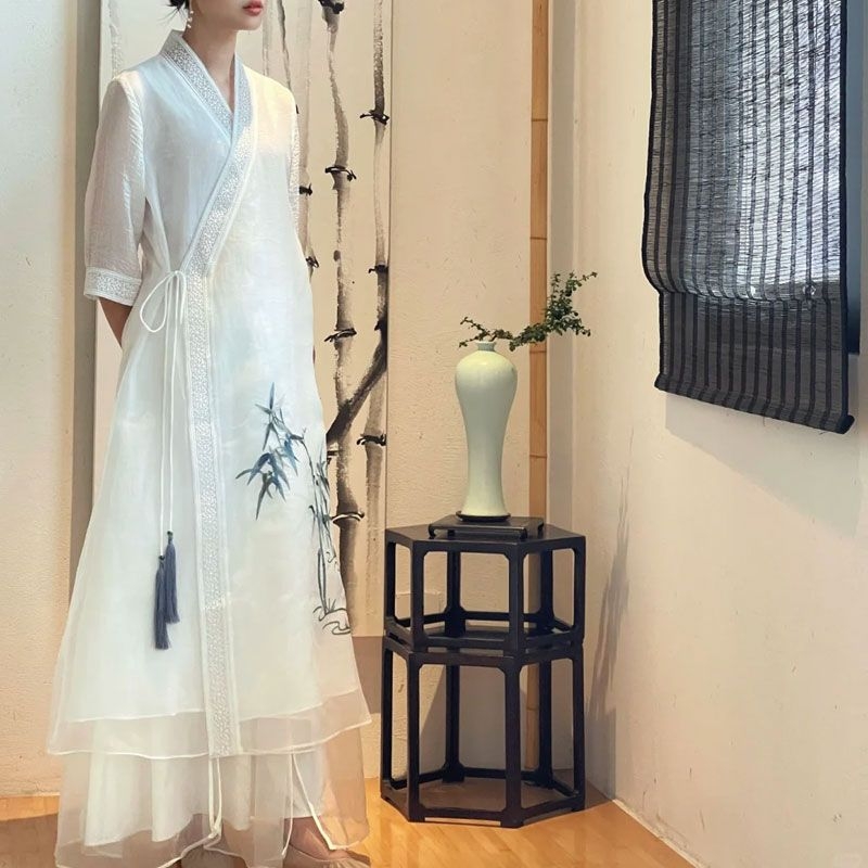 Hanfu nadahnuta haljina od šifona s elastanskim vlaknom, tie-dye uzorak, proljeće 2025