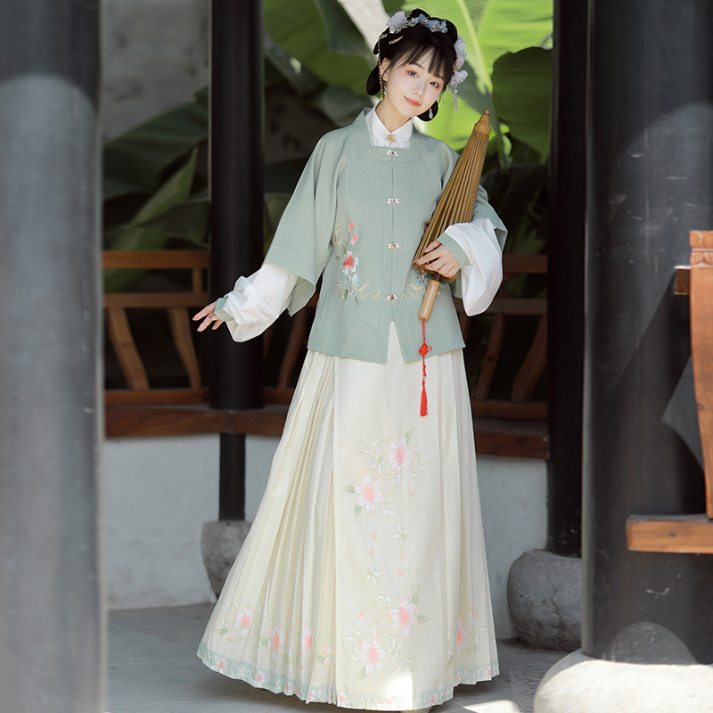 Ženska Hanfu haljina, kineskog stila, kostim iz drevnog doba, kvadratni izrez, kratki rukavi, tradicijski plisirani suknja; materijal: smjesa kemijskih vlakana; digitalni tisak; pogodna za Hanfu događaje, sve sezone.