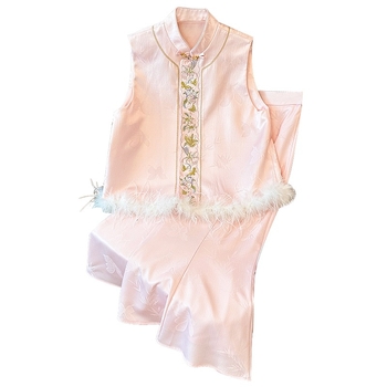 Set Hanfu od dva dijela: prsluk s perima noja i teškom žakardnom vezom te pločastim gumbima; pamut-poliester mješavina; glavna tkanina poliester; univerzalni model; sadržaj glavne tkanine ispod 30%