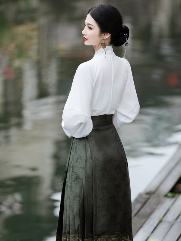 Hanfu haljina za jesen-zimu, kineskog stila Ming inspiriran, ženski maxi set s otiskom, poliester tkanina; glavni dio 70–80% poliester; sekundarni <30%; tisak; sezona: jesen 2023.