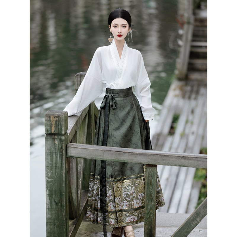 Hanfu haljina za jesen-zimu, kineskog stila Ming inspiriran, ženski maxi set s otiskom, poliester tkanina; glavni dio 70–80% poliester; sekundarni <30%; tisak; sezona: jesen 2023.