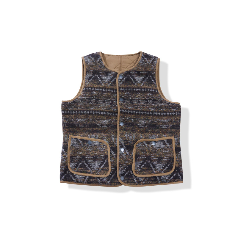 Okonkwo medvilnine užpildyta kviltinė liemenė, abipusė su Jacquard raštu Indijos totemas, pagrindinis audinys poliesteris, pamušalas medvilnė