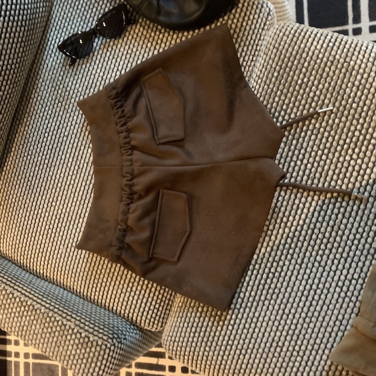 Šorts Buckskin Velvet, visokog struka, duljina 3/4, poliester tkanina, elegantan gradski stil