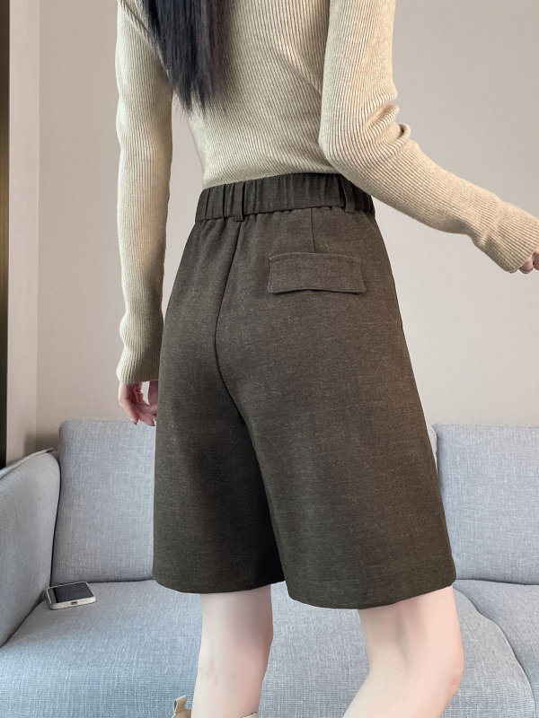 Dámske šortky s vysokým pásom, 3/4 dĺžka, faux denim so štruktúrou brúsenia, zmes polyester elastan, elegantný mestský štýl, jeseň 2025