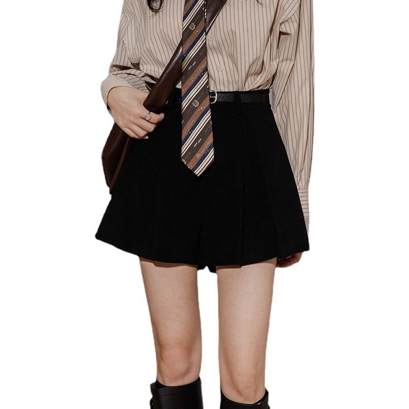 Corduroy plisirane široke šortse, duljine tri četvrtine, srednji pojas, casual stil