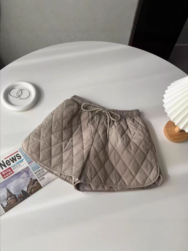 Ženske hlače s visokim strukom, dužina 5/4, poliester, mikroelastične, bez glačanja