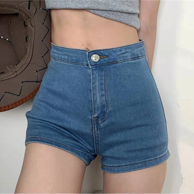 Traper šortse denim s visokim strukom, ravni kroj, šire nogavice, podizanje stražnjice, proljeće 2025