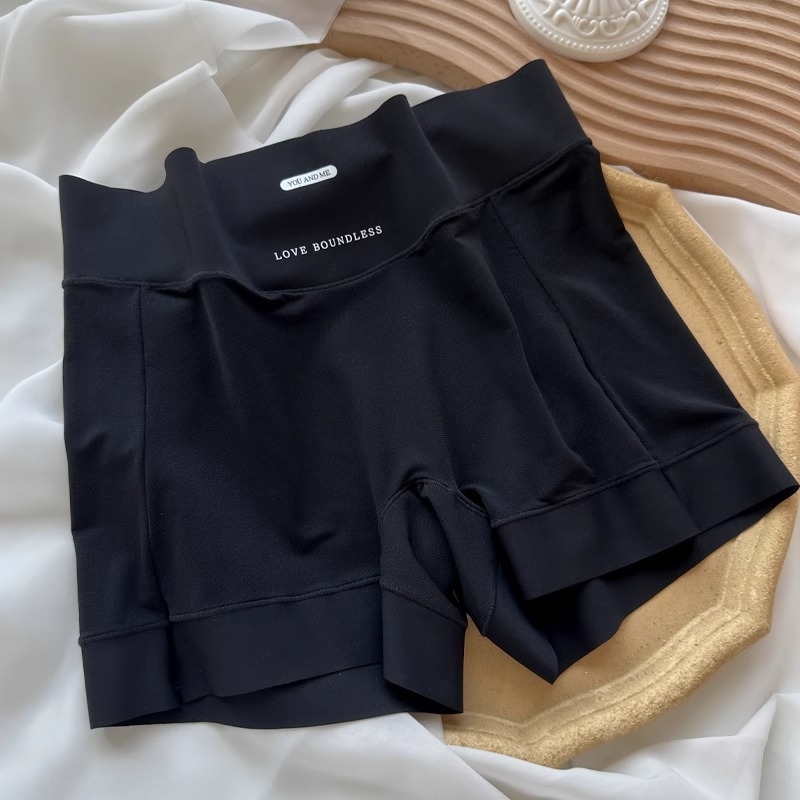 Sieviešu drošības bikses, vidukļa vidējā augstuma, neilons 82,9% ar 100% kokvilnas starpdsegs odai, krāsu bloku raksts, aizsardzība pret caurredzamību