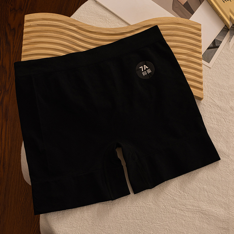 Bezšuvju sieviešu apakšveļa ar vidukļa līmeni, galvenais audums 95% neilons, klīns 100% kokvilna, vienkrāsains raksts