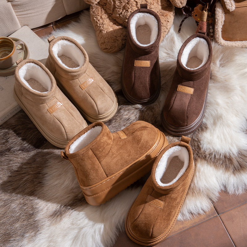 Ženske zimske čizme sa suede gornjim dijelom, unutarnjom umjetnom krznom, gumom, srednjom visinom iznad članka, peta 1–3 cm