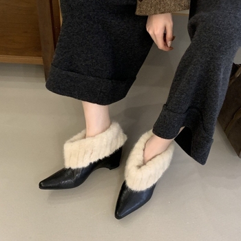 Pantofi Mary Jane, toc cu clin 3-5 cm, vârf ascuțit, partea superioară frosted, căptușeală din pluș artificial scurt, talpă din cauciuc