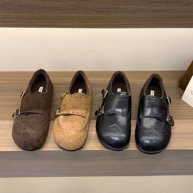 Női velúr mokaszin, bolyhos béléses, alacsony sarka 1-3 cm, gumitalp, kerek orr, téli, tavaszi és őszi viselethez