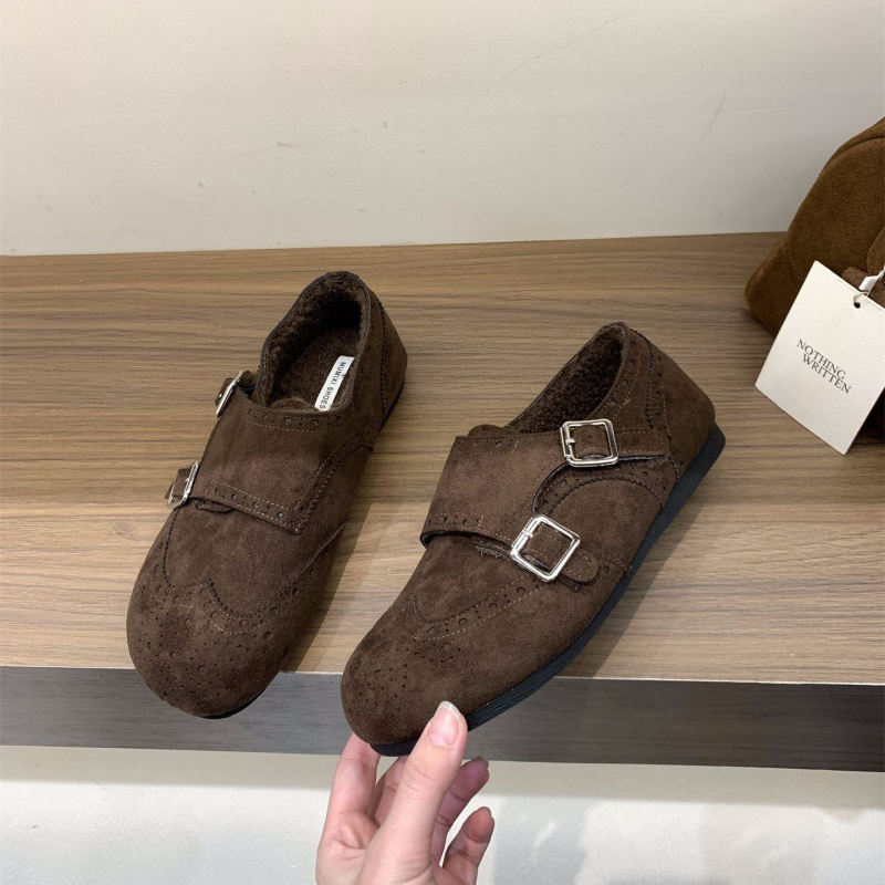 Női velúr mokaszin, bolyhos béléses, alacsony sarka 1-3 cm, gumitalp, kerek orr, téli, tavaszi és őszi viselethez