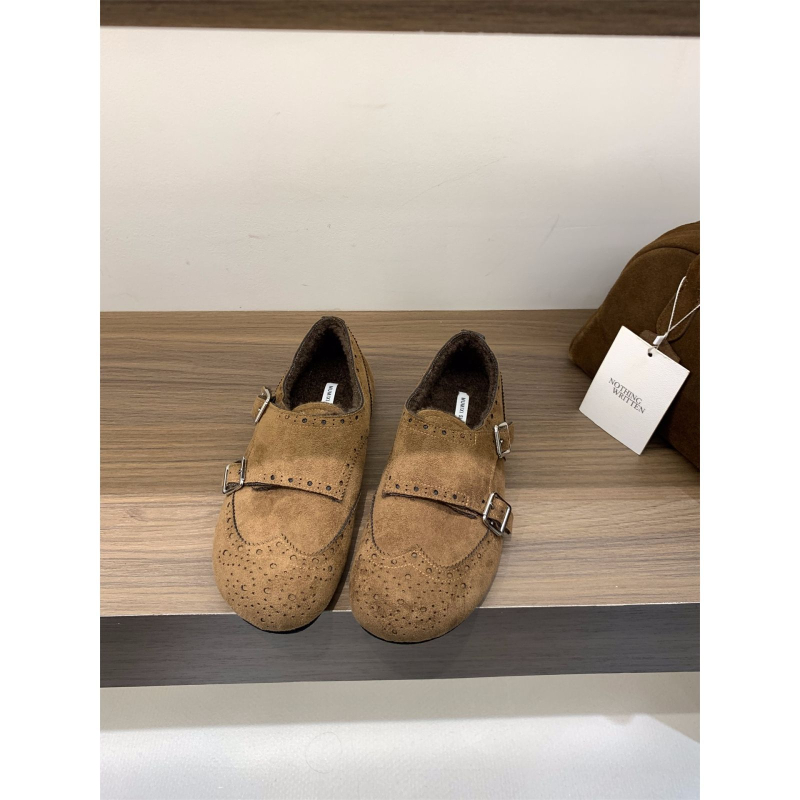 Női velúr mokaszin, bolyhos béléses, alacsony sarka 1-3 cm, gumitalp, kerek orr, téli, tavaszi és őszi viselethez