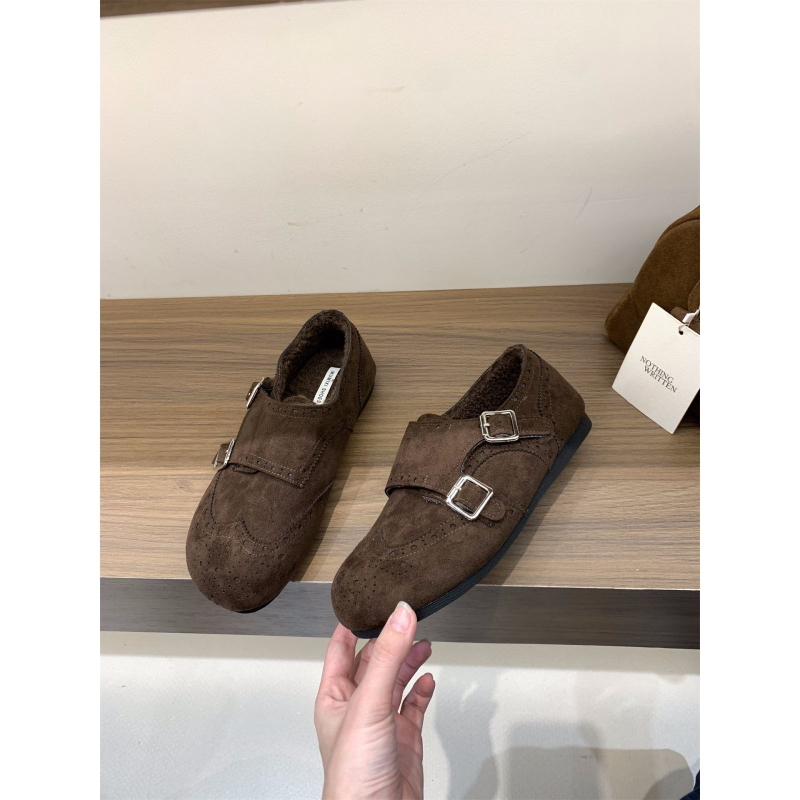 Női velúr mokaszin, bolyhos béléses, alacsony sarka 1-3 cm, gumitalp, kerek orr, téli, tavaszi és őszi viselethez