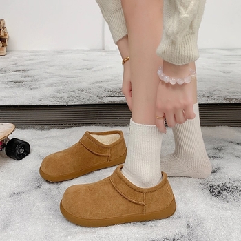 Ghete de zăpadă pentru femei - partea superioară din piele sintetică, căptușeală din blană artificială, talpă din cauciuc, gleznă scurtă, toc 1–3 cm, Iarna 2025