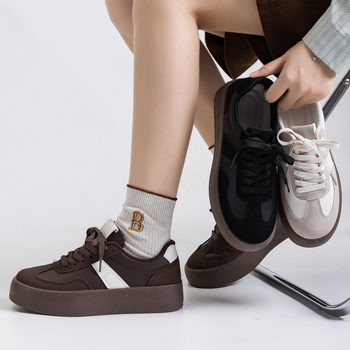 Uniszex kényelmes hétköznapi cipő mindennapi viselethez, kerek orr, PU felsőrész, PVC talp, injekciós formájú talp, fűzővel záródó, alacsony felsőrész, EVA talpbetét, vastag talp 3-5 cm