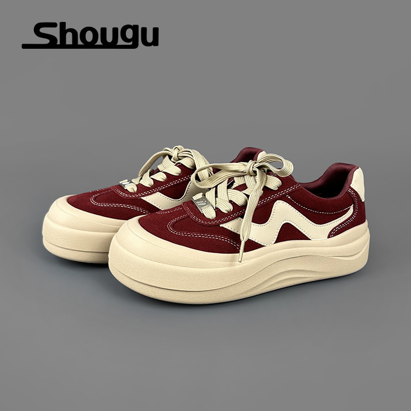 Γυναικεία casual δερμάτινα sneakers από δέρμα αγελάδας, στρογγυλή μύτη, χαμηλό κολάρο, φτέρνα 3–5 εκ, σόλα από καουτσούκ