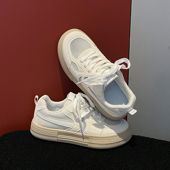 Női zárt orrú sportcipő PU+hálós felsőrésszel, kerek orr, 3–5 cm sarokmagasság, gumi talp