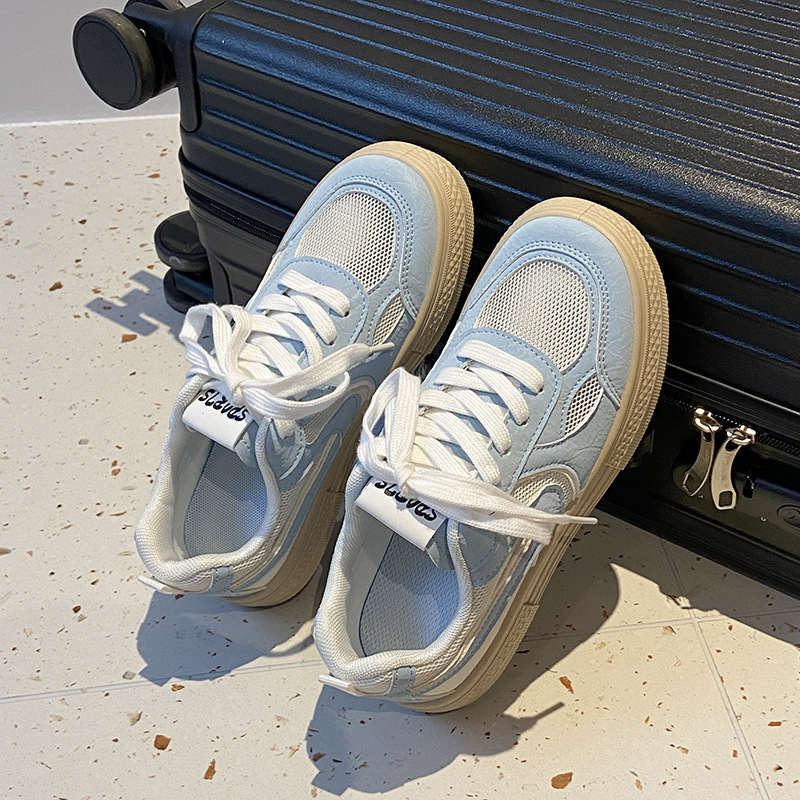 Női zárt orrú sportcipő PU+hálós felsőrésszel, kerek orr, 3–5 cm sarokmagasság, gumi talp