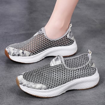 Női slip-on hálós felső cipő – felső rész: mikroszálas bőr, belső: háló, talp: gumi, alacsony felső rész, sarok 1–3 cm