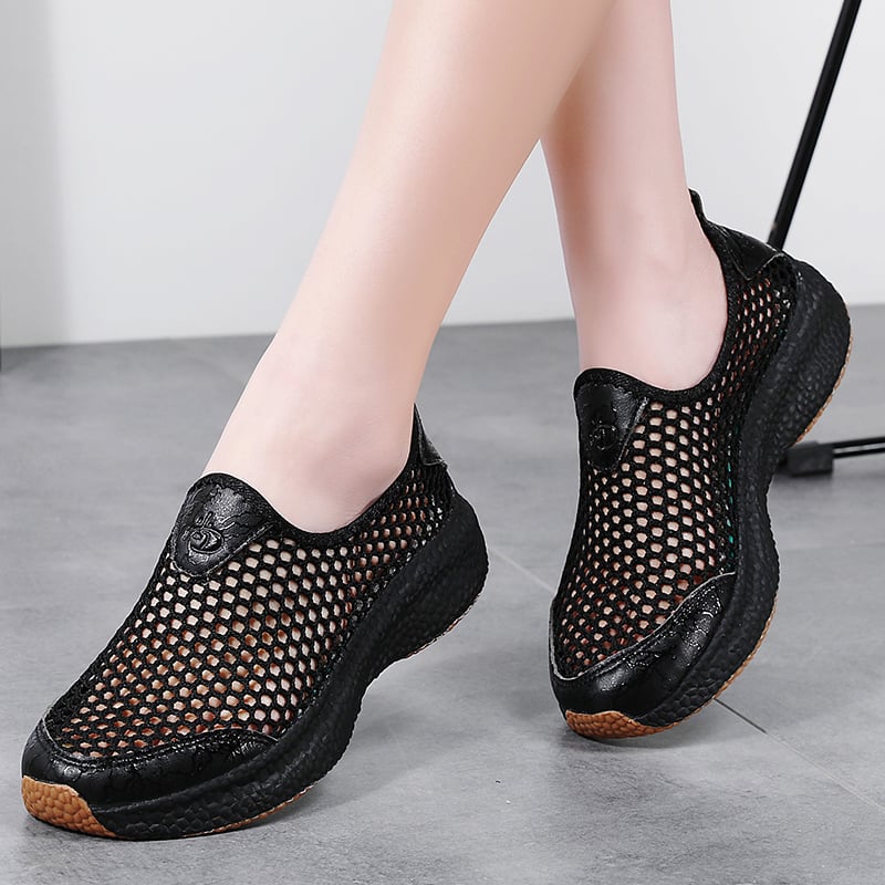 Női slip-on hálós felső cipő – felső rész: mikroszálas bőr, belső: háló, talp: gumi, alacsony felső rész, sarok 1–3 cm