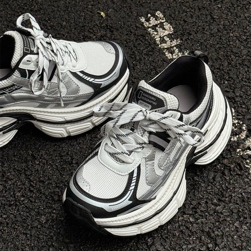 Ženske tenisice u stilu Dad sneakers, prozračni gornji dio s mrežastom podstavom, srednje visoko, peta 6–8 cm, gumena potplat, vezice, svakodnevne sportske tenisice