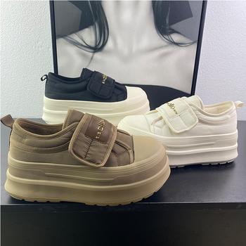 Női sportcipők Velcro-zárással és vastag talppal, textil felsőrész, rövid műplüss bélés