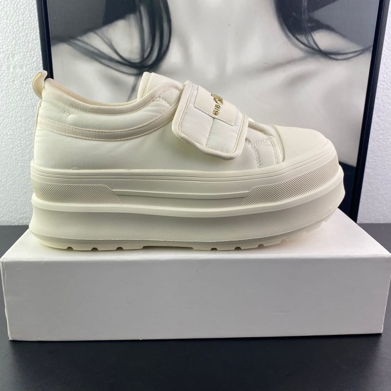 Női sportcipők Velcro-zárással és vastag talppal, textil felsőrész, rövid műplüss bélés