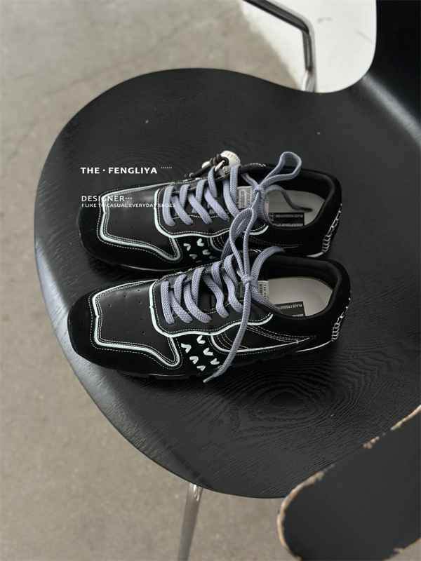 Дамски кецове с повдигащ дизайн и ретро стил, горна част синтетична кожа, вътрешен материал имитационна кожа, подметка анти-слип гума, закопчаване връзки