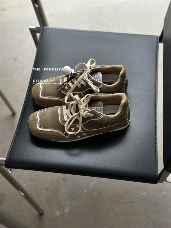 Дамски кецове с повдигащ дизайн и ретро стил, горна част синтетична кожа, вътрешен материал имитационна кожа, подметка анти-слип гума, закопчаване връзки