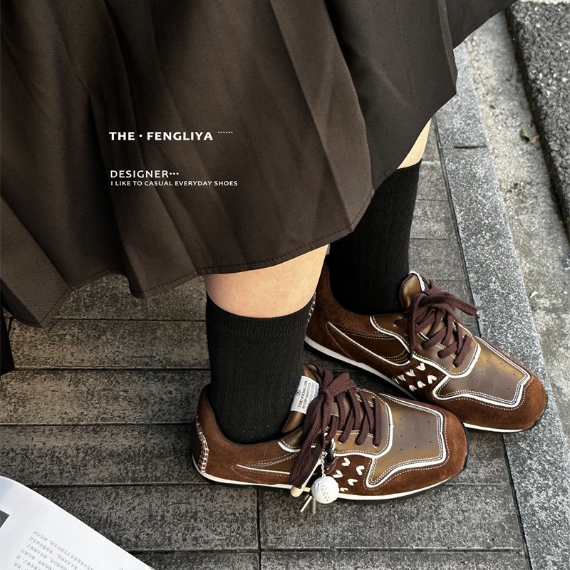 Дамски кецове с повдигащ дизайн и ретро стил, горна част синтетична кожа, вътрешен материал имитационна кожа, подметка анти-слип гума, закопчаване връзки