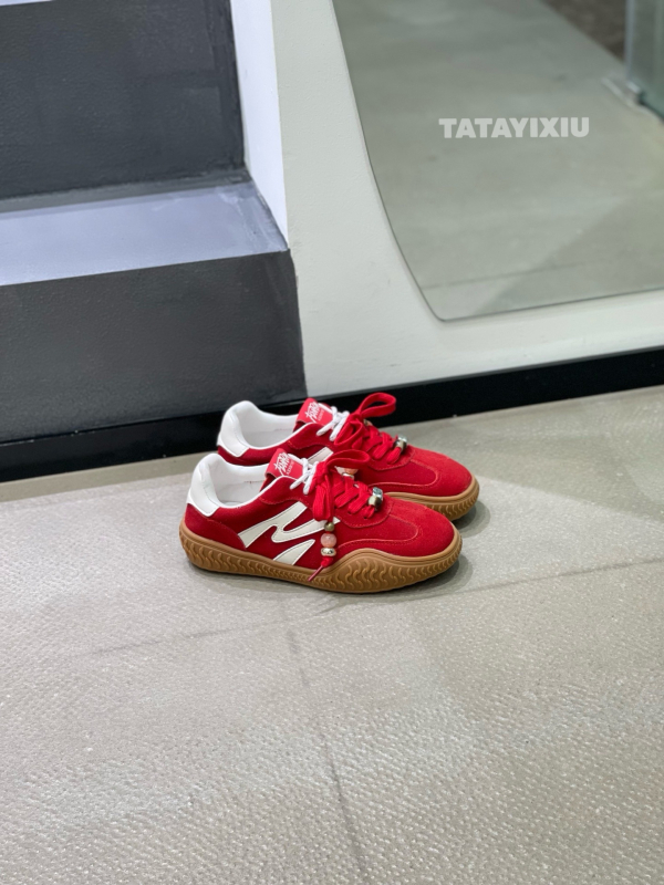 Női casual cipő fűzőkkel, felső rész valódi bőr, gumitalp, vastag talp