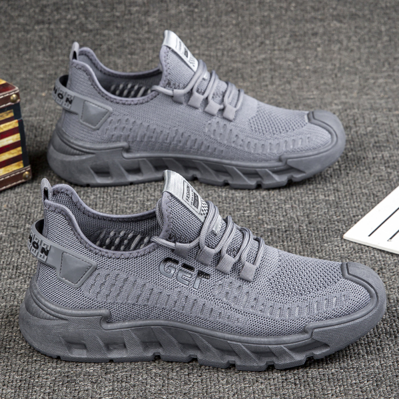 Férfi nyári lélegző Fly-Knit hálós futócipő EVA talppal és belső talppal, alacsony felső és sekély nyílás (Felső: Fly-Knit Mesh; Talp: EVA; Talpbetét: EVA; Nyílás: Sekély; Magasság: Alacsony)