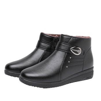 Női téli papucs plüss belsővel, alacsony sarok, oldalsó cipzár, kerek orr, felső rész szuper rostból